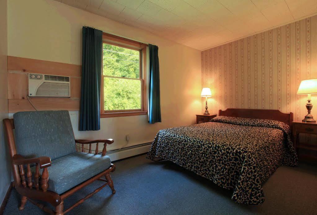 Ladd Brook Inn Pownal Quarto foto